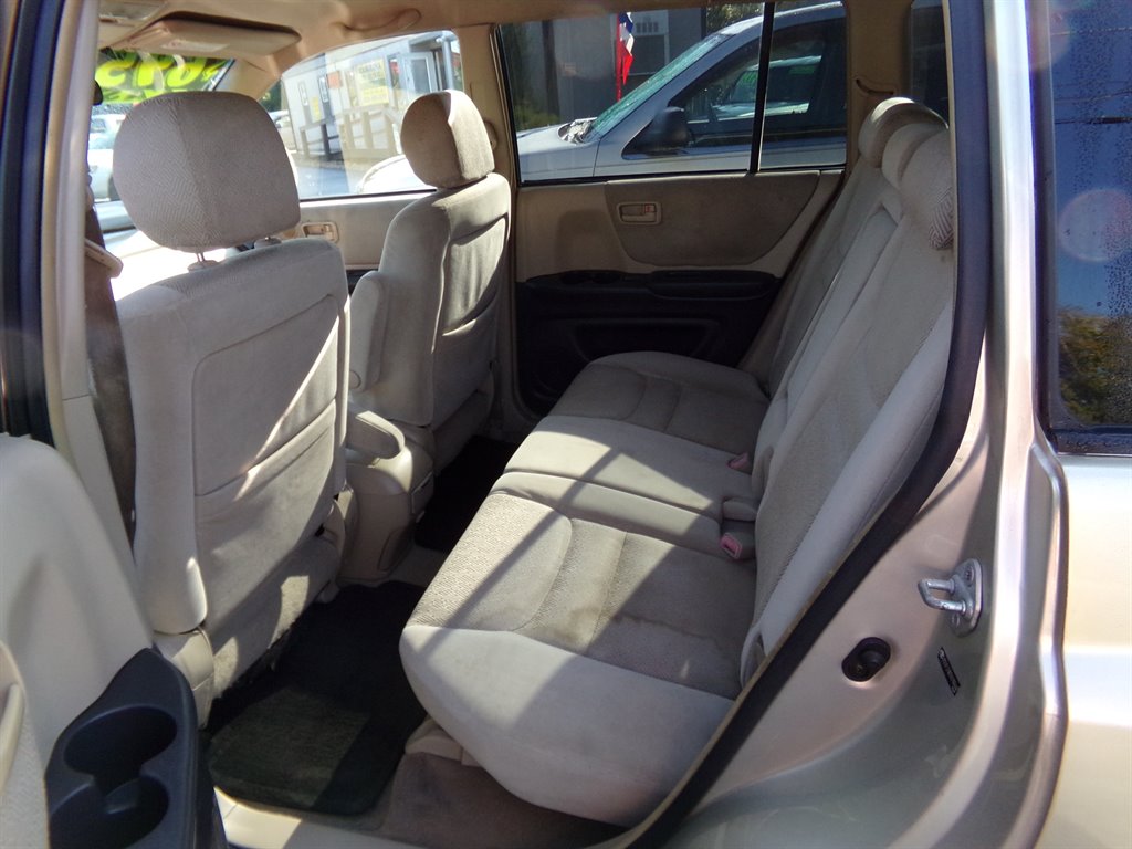 2003 Toyota Highlander Base photo 7