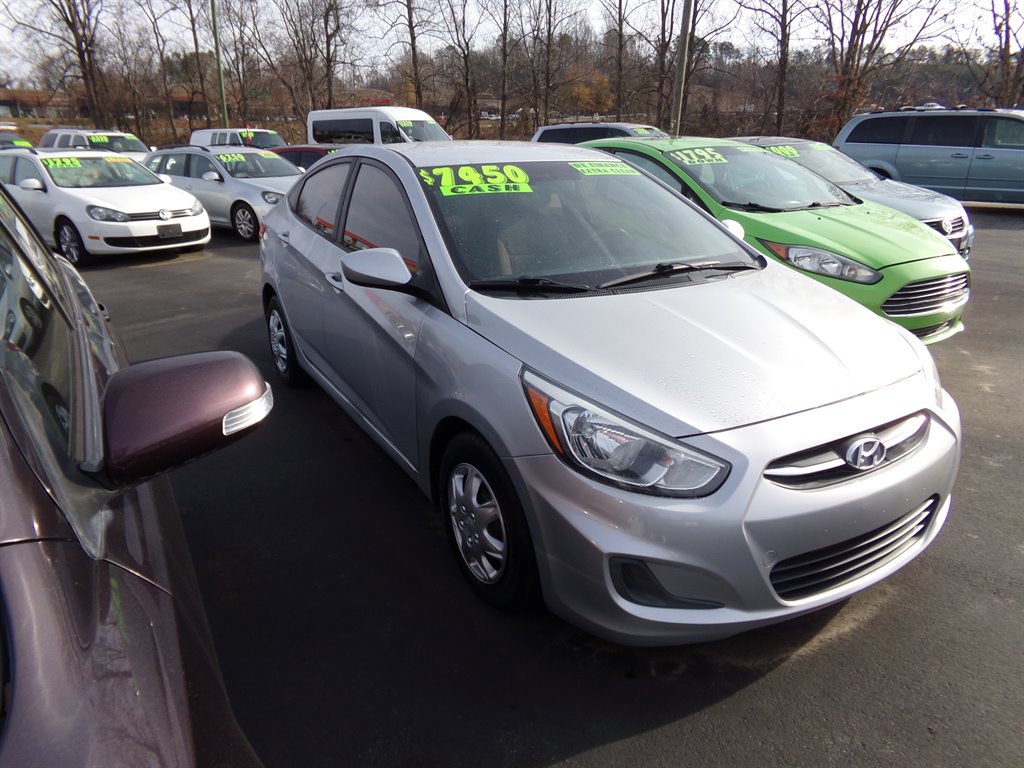 2016 Hyundai Accent SE photo 4