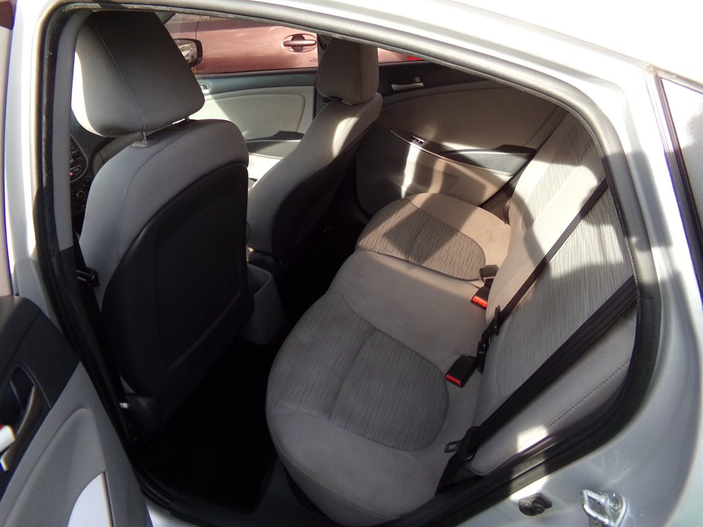 2016 Hyundai Accent SE photo 7