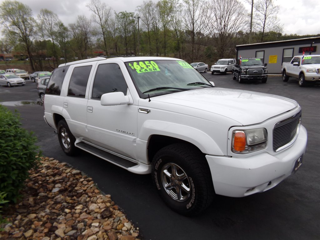 1999 Cadillac Escalade photo 4