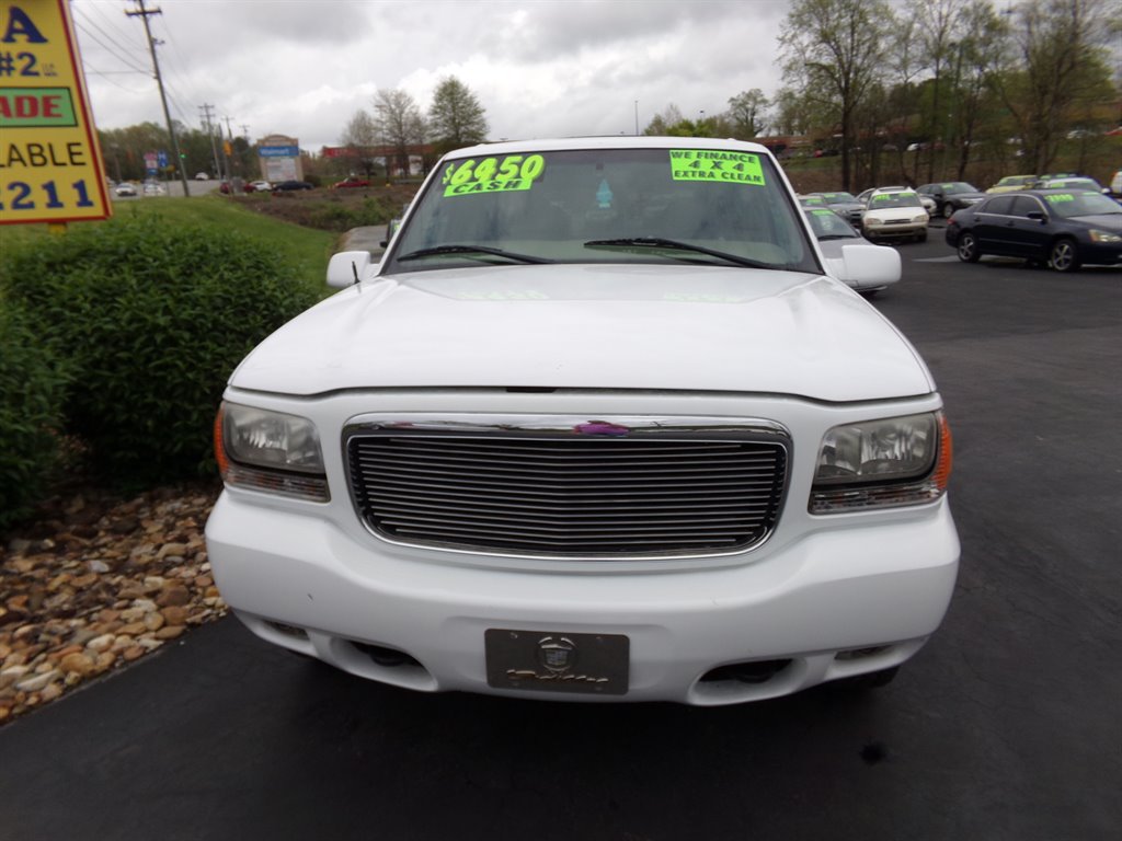 1999 Cadillac Escalade photo 3
