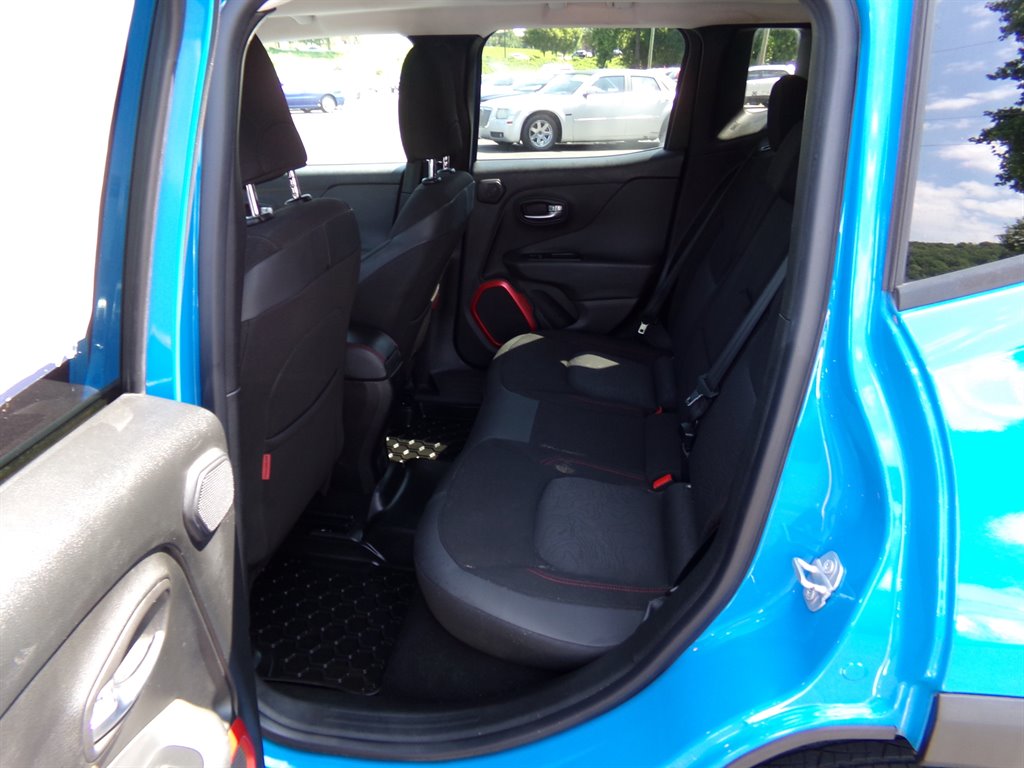 2015 Jeep Renegade Trailhawk photo 7