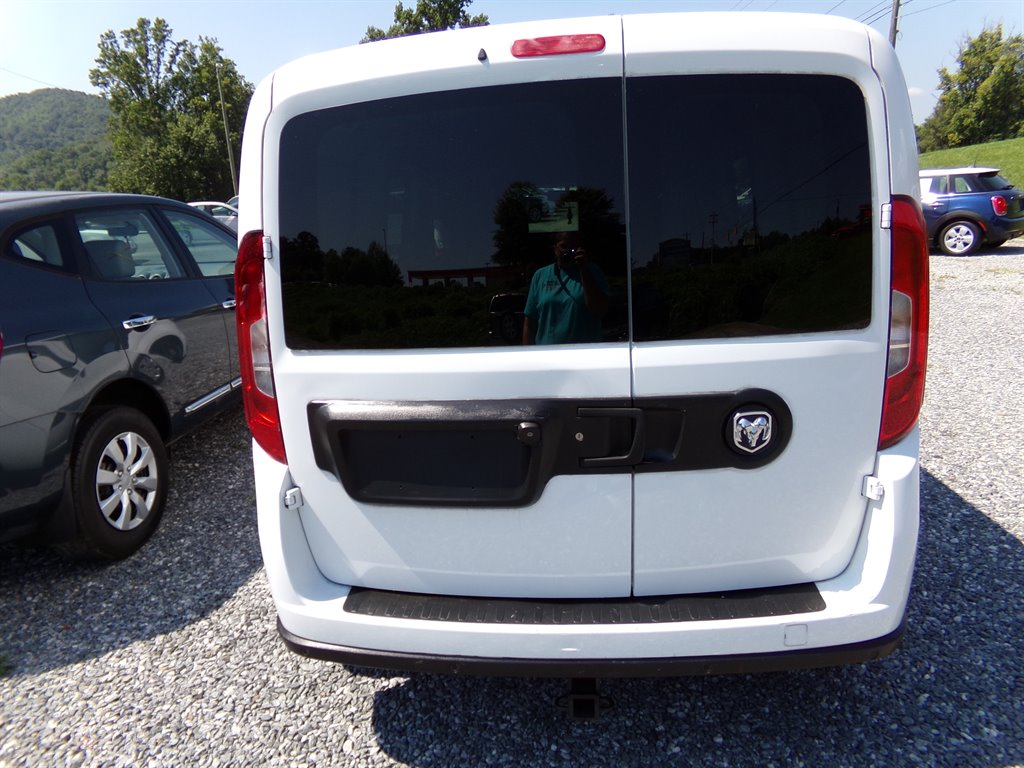 2015 Ram ProMaster City SLT photo 4
