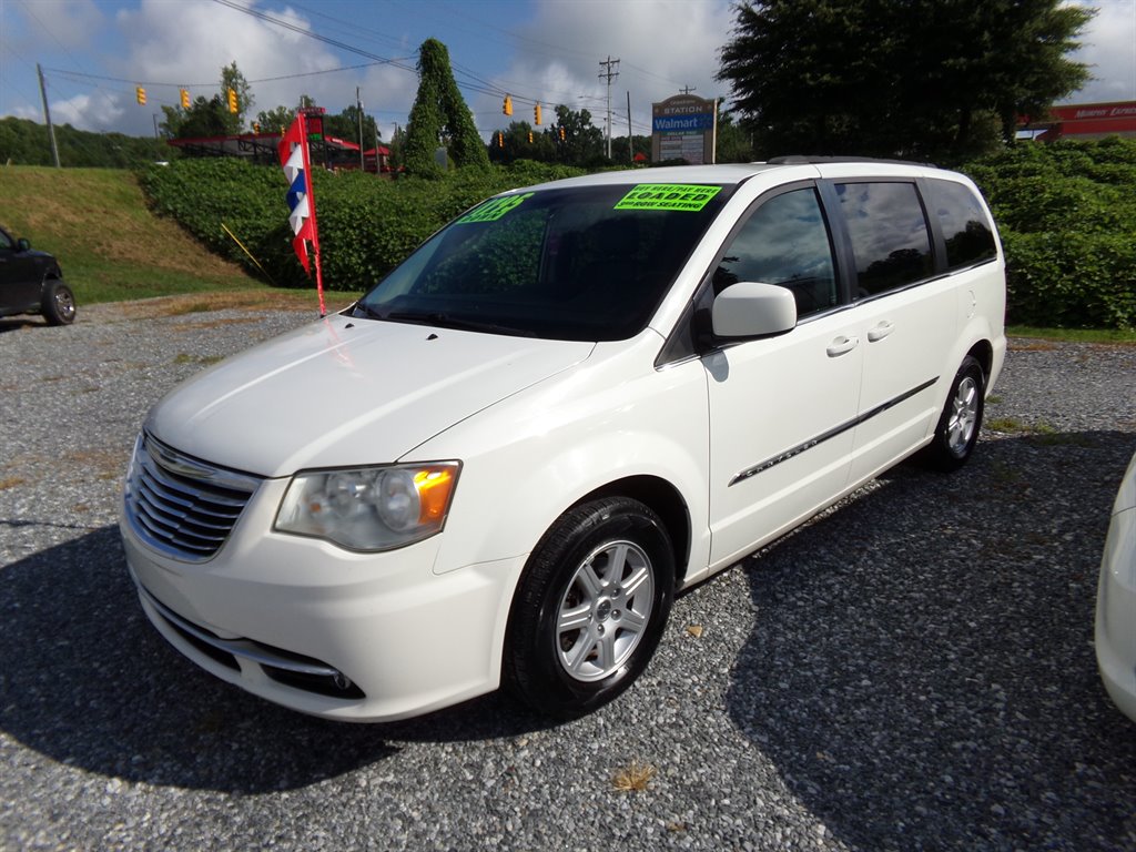 2013 Chrysler Town & Country Touring